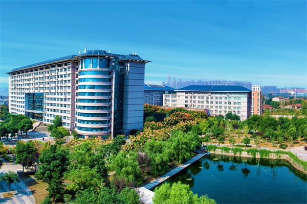 武汉工商学院.jpg